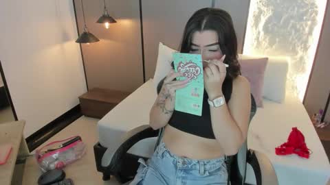 C O R A L  online show from November 24, 8:19 pm