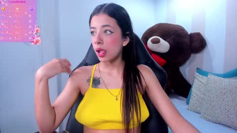 Snapshot of coral_taylorr chatting on December 14, 1:27 pm Coral online show from December 14, 1:27 pm