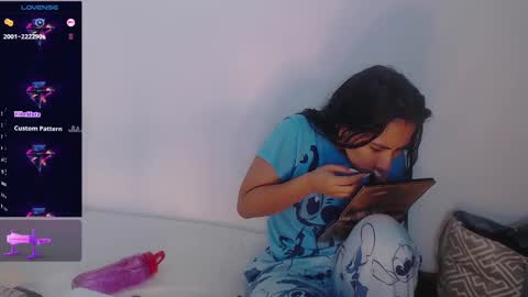 Snapshot of coraline2911 chatting on March 5, 11:06 am coraline2911 online show from March 5, 11:06 am