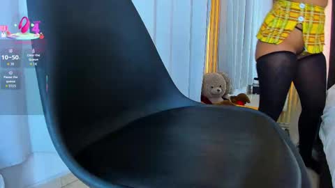 Snapshot of coraline_v chatting on October 7, 2:31 am Coraline connected from 10 pm to 6 am Colombia time online show from October 7, 2:31 am