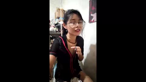 Snapshot of coralinebane chatting on March 12, 3:23 am coralinebane online show from March 12, 3:23 am