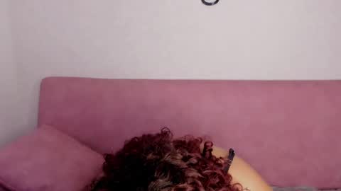 Snapshot of coralinered chatting on May 9, 11:32 pm Red online show from May 9, 11:32 pm