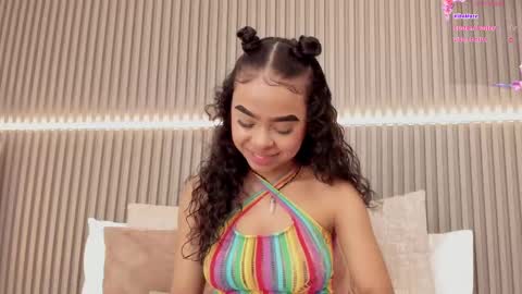 coralineross_ online show from February 12, 11:29 am