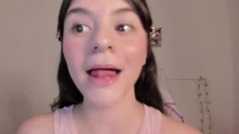 Coraline uwu     Bienvenidos al dulce mundo de Coraline    Hola amores soy Coraline  Una chica  tierna juguetona online show from July 28, 11:58 pm