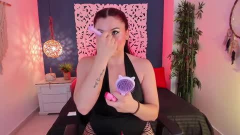 Snapshot of coralquinn chatting on March 15, 11:38 am online show from March 15, 11:38 am