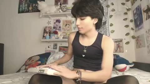 Snapshot of corey_moon chatting on August 1, 3:22 pm Corey Glenn online show from August 1, 3:22 pm