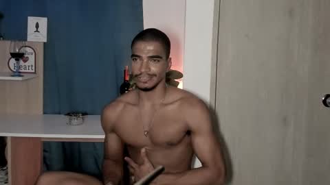 Snapshot of coreyglover chatting on March 5, 9:27 am CoreyGlover online show from March 5, 9:27 am