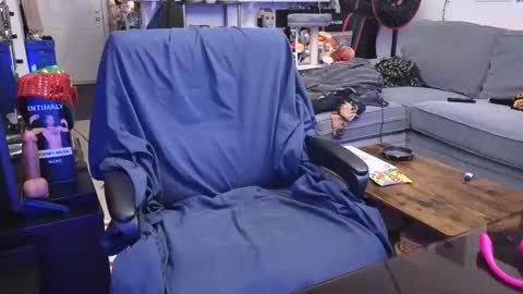 Snapshot of coreyniles96 chatting on December 21, 3:03 am CoreyNiles96 online show from December 21, 3:03 am