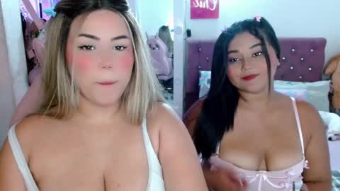 Snapshot of corina__ chatting on December 3, 8:28 pm corina online show from December 3, 8:28 pm