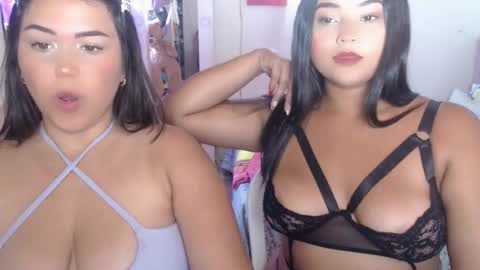 Snapshot of corina__ chatting on January 4, 7:55 pm corina online show from January 4, 7:55 pm