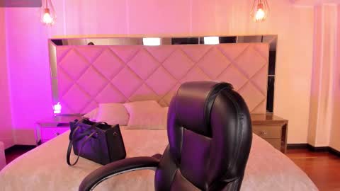 Corinne Russo online show from February 10, 3:43 am