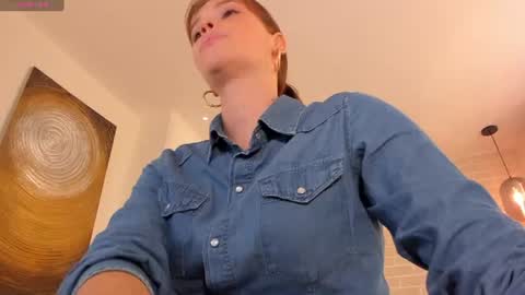 Snapshot of corinnerusso chatting on June 24, 7:24 pm Corinne Russo online show from June 24, 7:24 pm