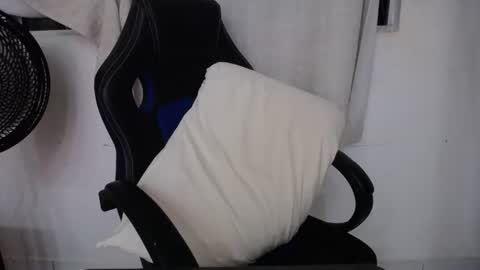 corolaxxl online show from December 21, 1:02 am