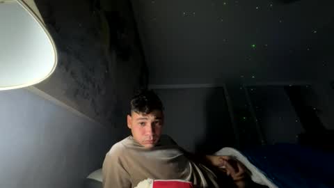 Snapshot of coronelking chatting on December 31, 1:08 pm coronelking online show from December 31, 1:08 pm