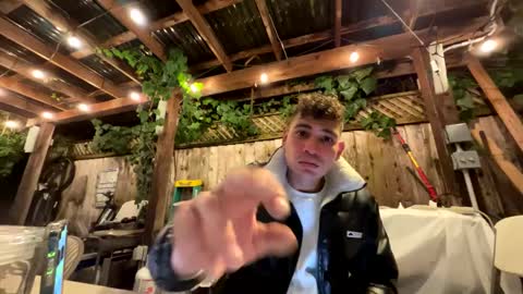 Snapshot of coronelking chatting on January 5, 1:35 am coronelking online show from January 5, 1:35 am