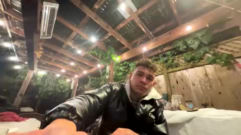 Snapshot of coronelking chatting on January 6, 3:53 am coronelking online show from January 6, 3:53 am