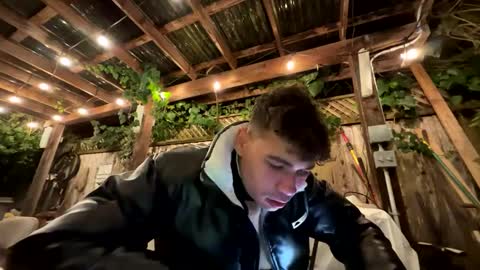 Snapshot of coronelking chatting on January 12, 3:17 am coronelking online show from January 12, 3:17 am