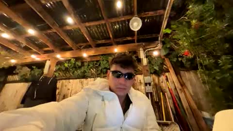 Snapshot of coronelking chatting on November 17, 2:50 am coronelking online show from November 17, 2:50 am