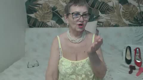 Snapshot of corssika chatting on May 12, 7:22 pm corssika online show from May 12, 7:22 pm