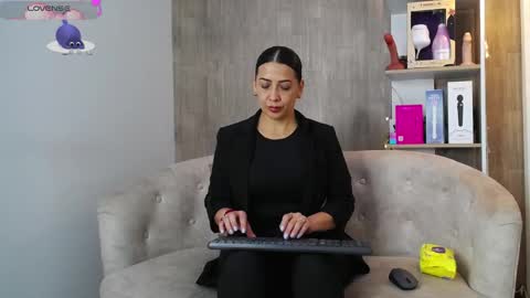 cortney tayler online show from December 15, 2:32 pm