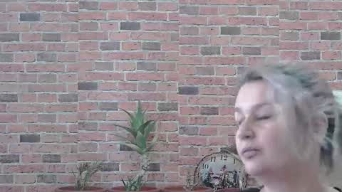 Snapshot of corymilf chatting on February 23, 9:22 am Elisa online show from February 23, 9:22 am