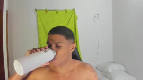 Ethan  online show from April 27, 3:43 pm