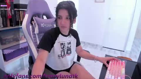 Snapshot of cositarika__ chatting on July 13, 1:36 pm Lunita online show from July 13, 1:36 pm