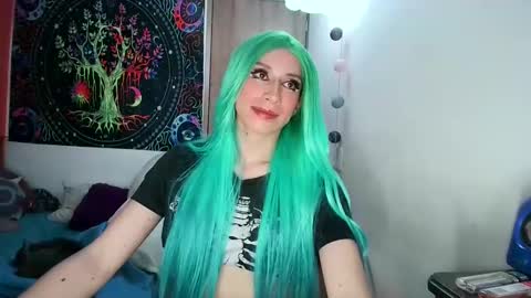 Snapshot of cosmic_crystal chatting on January 12, 10:33 pm cosmic_crystal online show from January 12, 10:33 pm