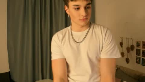 Snapshot of cosmicflirt chatting on February 27, 8:42 pm Henry online show from February 27, 8:42 pm