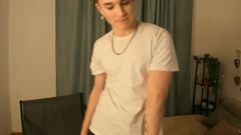 Snapshot of cosmicflirt chatting on March 3, 9:10 pm Henry online show from March 3, 9:10 pm