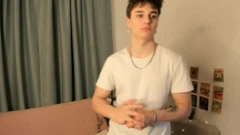 Snapshot of cosmicflirt chatting on March 9, 8:24 pm Henry online show from March 9, 8:24 pm