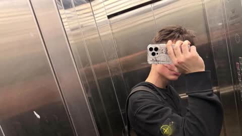 Snapshot of cosmicflirt chatting on March 20, 8:46 pm Henry online show from March 20, 8:46 pm