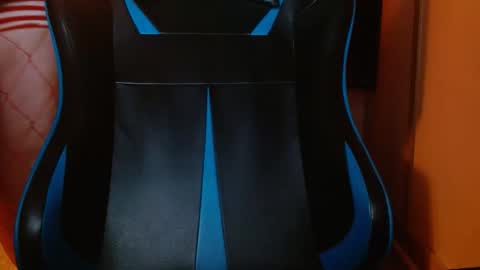 Snapshot of cosmicjones88 chatting on January 11, 8:43 am cosmicjones88 online show from January 11, 8:43 am