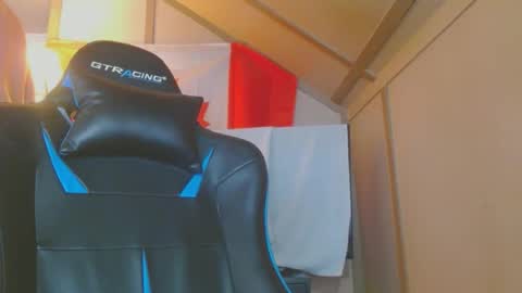 Snapshot of cosmicjones88 chatting on February 17, 8:36 pm cosmicjones88 online show from February 17, 8:36 pm