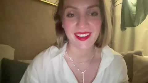 cosmo_blondiee online show from September 21, 7:59 pm