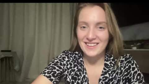 cosmo_blondiee online show from October 2, 5:42 pm