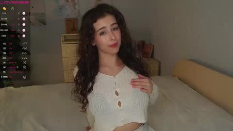 Snapshot of cosmos_baby chatting on November 24, 4:18 pm Luna online show from November 24, 4:18 pm