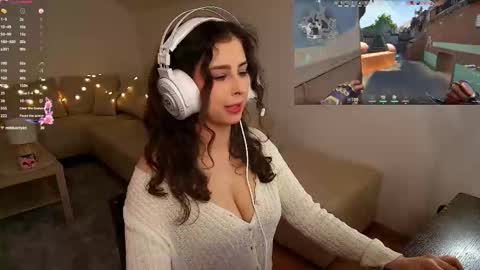 Snapshot of cosmos_baby chatting on March 15, 4:24 pm Luna online show from March 15, 4:24 pm