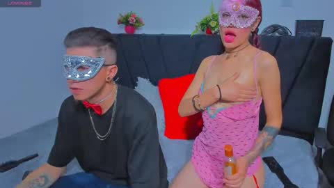 couple_2533 online show from November 5, 10:48 am