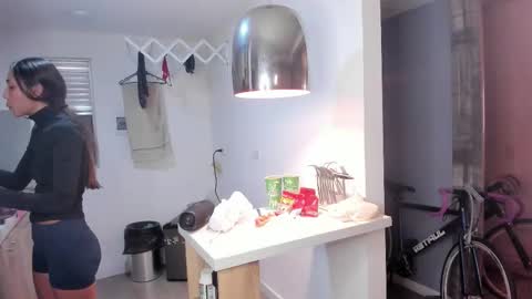 couple_funnyy online show from November 9, 12:20 am