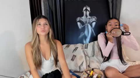 Snapshot of couple_funnyy chatting on May 29, 10:52 pm couple_funnyy online show from May 29, 10:52 pm