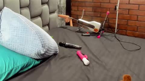 Andrea and Scott online show from February 18, 9:16 am