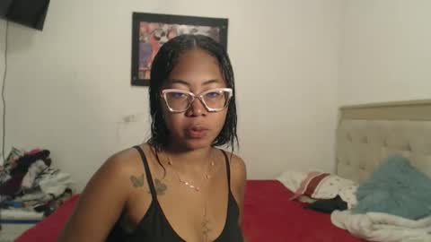 couple_hot0240129 online show from January 15, 6:22 pm