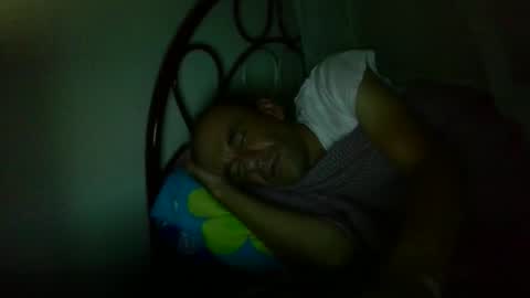 Snapshot of couple_hot86 chatting on December 1, 5:23 am couple_hot86 online show from December 1, 5:23 am