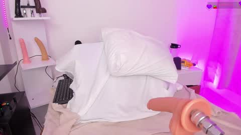 Snapshot of couple_naughty20 chatting on February 7, 8:44 am Maria online show from February 7, 8:44 am