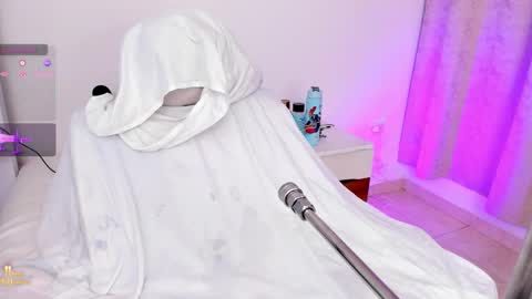 Snapshot of couple_naughty20 chatting on November 1, 1:24 pm Maria online show from November 1, 1:24 pm