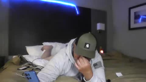 Snapshot of couple_pleaser1 chatting on September 26, 11:42 pm Ieathairytacos online show from September 26, 11:42 pm