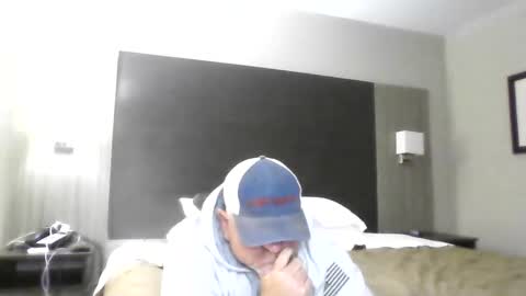 Snapshot of couple_pleaser1 chatting on September 29, 11:09 pm Ieathairytacos online show from September 29, 11:09 pm