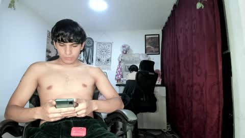 Snapshot of couple_sexxy7 chatting on March 31, 8:42 pm MIA LIZ AND SAM online show from March 31, 8:42 pm