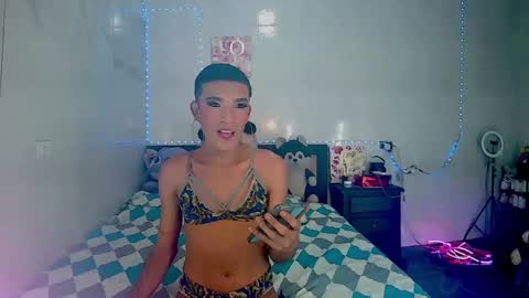 ALEXA  KIM online show from November 4, 7:02 pm